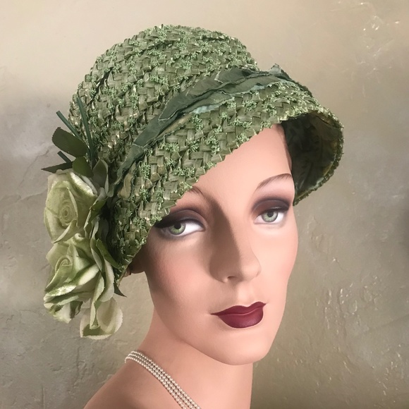 HIGH END VINTAGE LIGHT GREEN STRAW HAT WITH FABRIC FLOWERS AND LEAVES main image 8